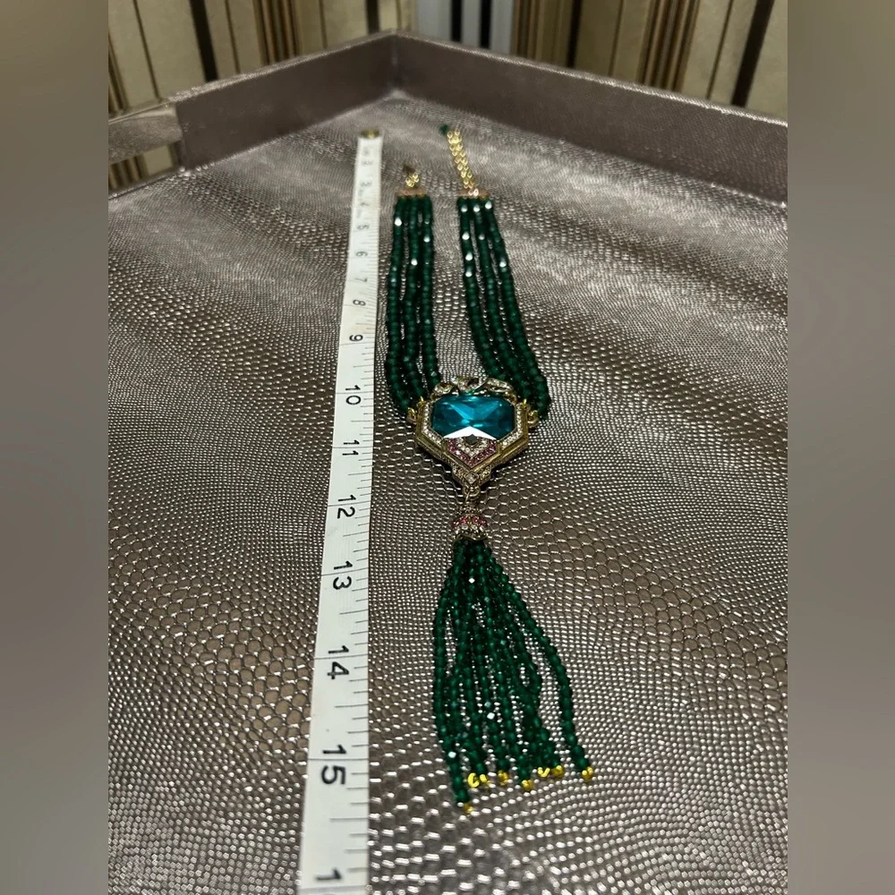 Green beaded statement necklace - Picture 9 of 9